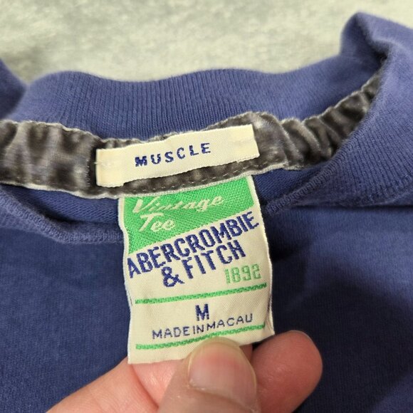 Vintage Abercrombie Shirt Mens M Blue Embroidered Stitched Logo Muscle Tee Y2K - Picture 4 of 8